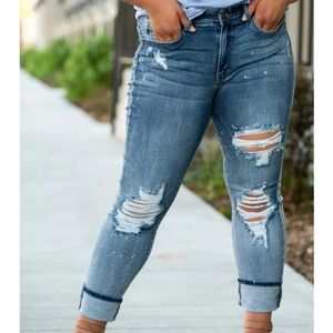 Judy Blue Distressed Boyfriend jeans